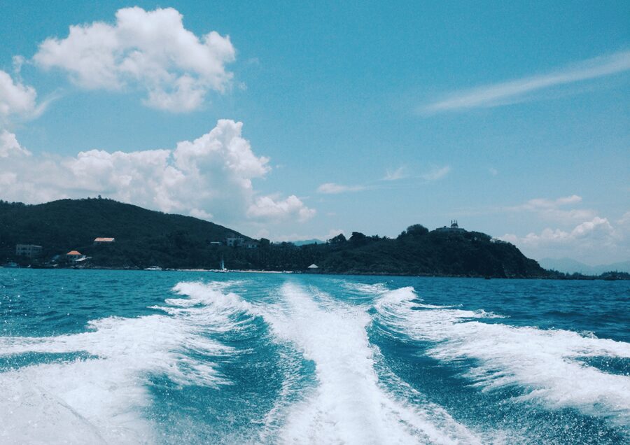3H30 Explore the south shore of the bay of Ajaccio Catamaran - A half-day catamaran that feels like more than 210 minutes