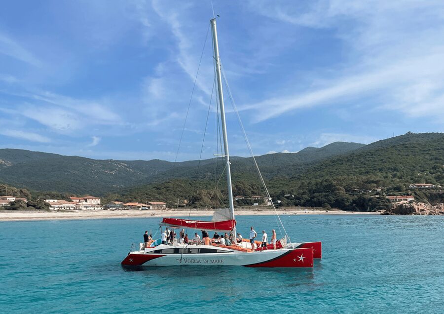 3H30 Explore the south shore of the bay of Ajaccio Catamaran - Mouillages Sauvages: the swim stop built for quiet water and privacy
