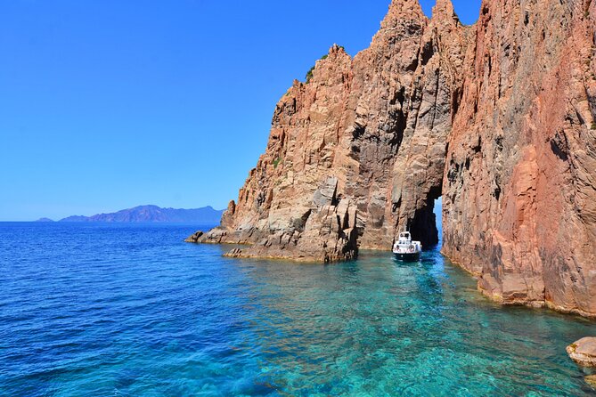 Afternoon in Scandola and creeks of Piana with stop in Girolata - Calanques de Piana: caves, creeks, and Capo Rosso in one narrated hour
