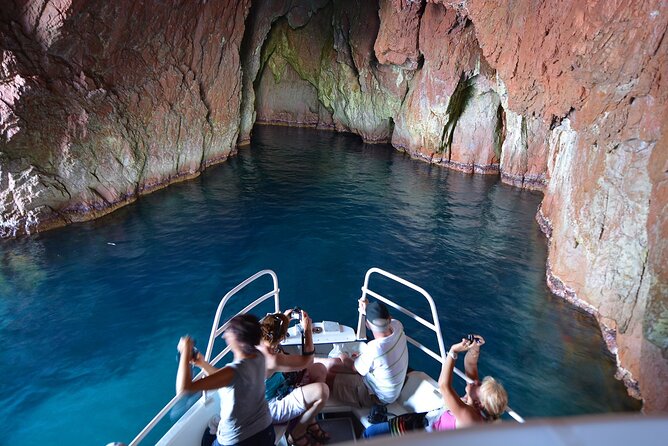 Afternoon in Scandola and creeks of Piana with stop in Girolata - Scandola Nature Reserve: faults and creeks, not just scenery photos