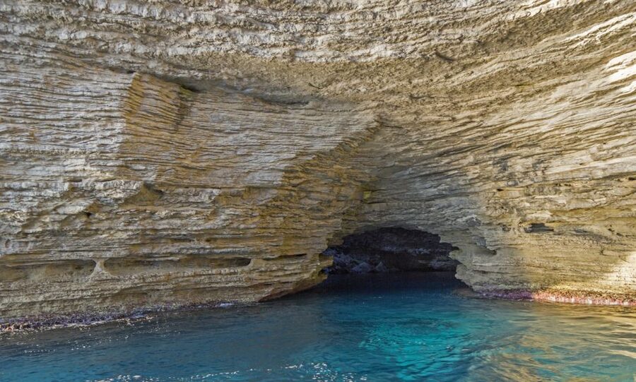Ajaccio/Porticcio: Lavezzi Islands/Bonifacio Caves Boat Tour - Starting at Nave Va, then sailing toward the Lavezzi archipelago
