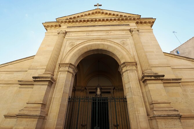 Ajaccio Walking Tour 2h30 and 18 audio reviews - Place des Palmes, the Napoleon house, and the lion fountain