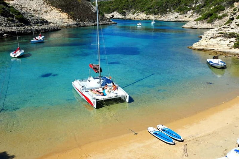 Bonifacio: Catamaran trip with snorkeling at the Lavezzi Islands - The catamaran ride out: 45 minutes of sailing time you actually remember
