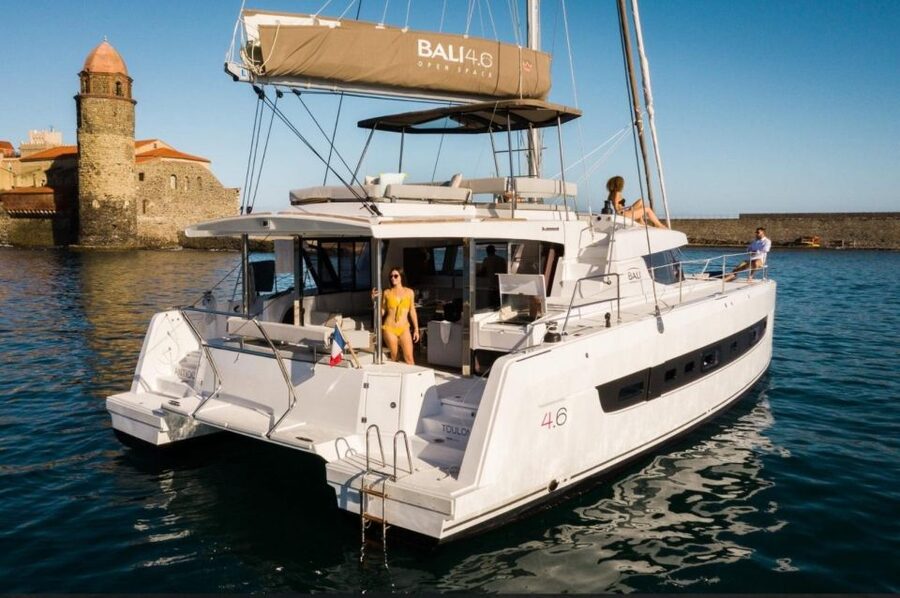 Bonifacio: sunset catamaran trip and aperitif - Paragan Bay or Santa Manza Bay, and why the route can change your views