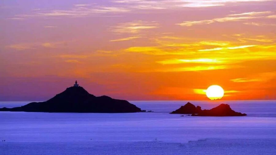 CAP AU SPRITZ AT SUNSET - ADULTS ONLY - Why this adult-only sunset cruise feels special