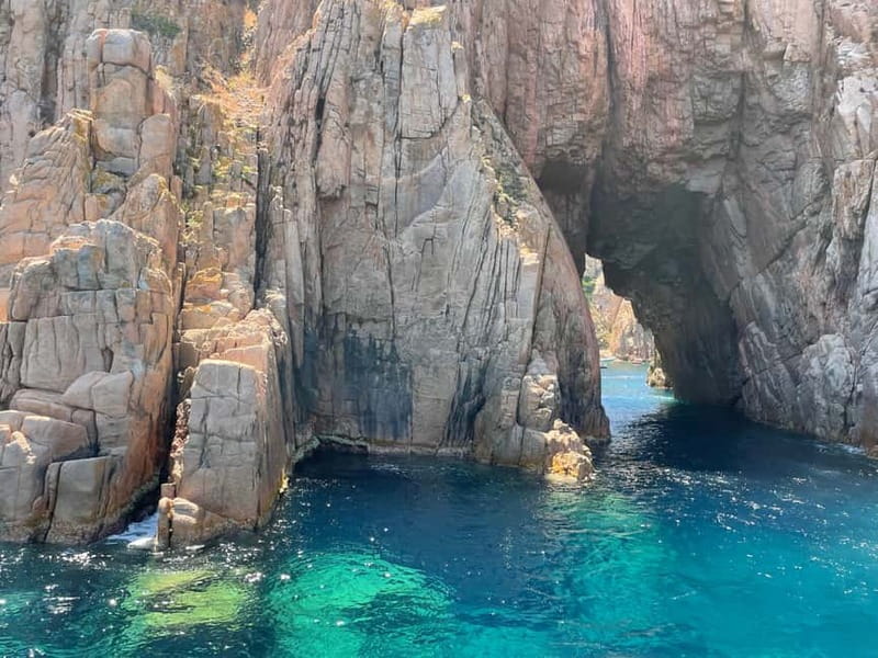Cargèse: Calanques of Piana on a family boat - The Light Is the Real Attraction: When the Colors Look Their Best