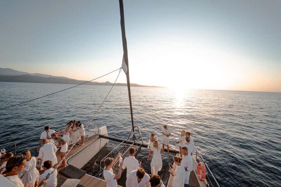 Catamaran half-day excursion - Who should book this catamaran half-day
