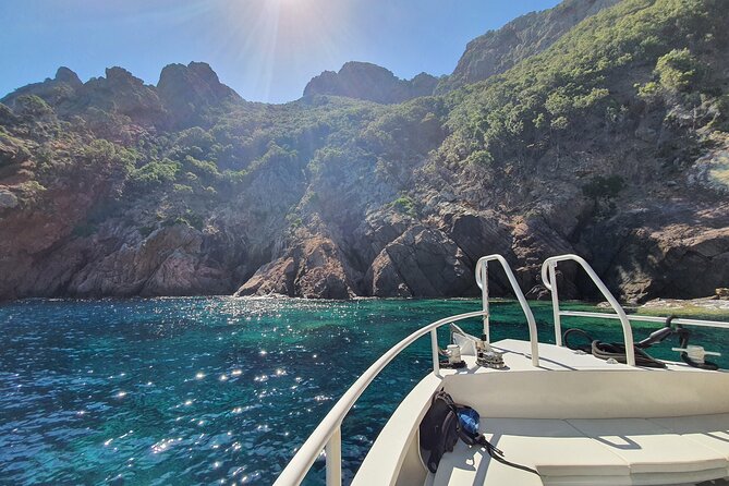 Check-out DE Porto (FR) Scandola Girolata Capo-Rosso - Small group size and the “maximum 10 travelers” advantage