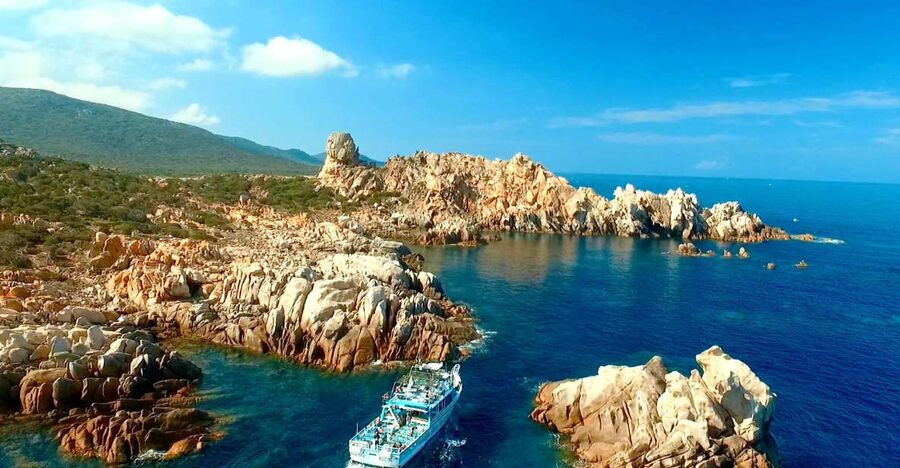 Circuit 2 H bateau avec vision sous-marine/Sites classés - Granite coves and Pirates’ Bay, built for swims