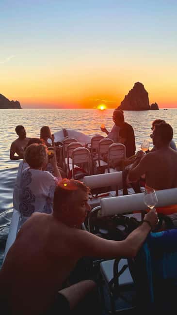 Croisière Sunset Scandola Piana Baignade bateau 12 places - Why a 12-passenger sunset cruise works so well