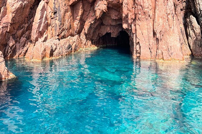 Getaway to the Calanques of Piana de Cargèse in a small group - Calanques de Piana: short stop, big wow factor, and a chance to enjoy the water