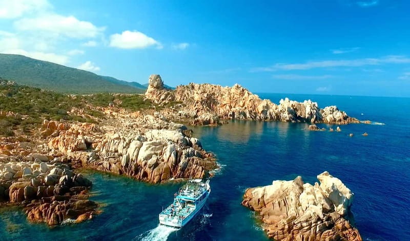 GRAND TOUR SITES CLASSÉS Vision sous-marine,baignade,boisson - Key things you will notice on this boat tour
