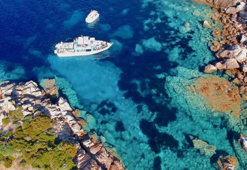 GRAND TOUR SITES CLASSÉS Vision sous-marine,baignade,boisson - Valinco Bay is built for a glass-bottom experience