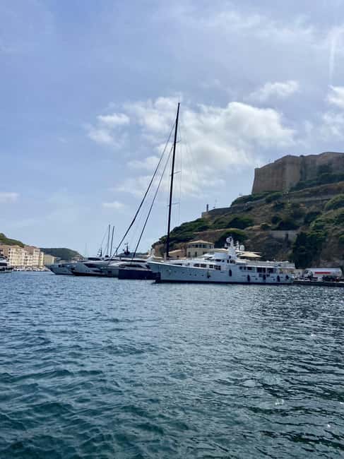 Half-day: discover the Lavezzi islands and the cliffs of Bonifacio - Santa Giulia start, exclusive sailing energy