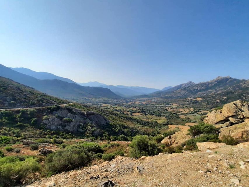 Moitié Terre, Moitié Mer - The 4x4 Circuit Reality: Time, Walking, and How the Day Feels