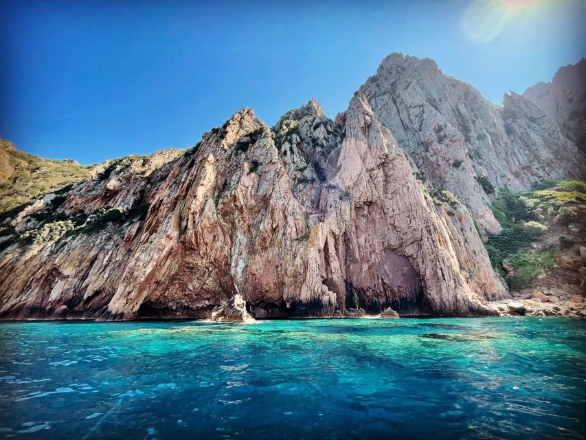 Near Ajaccio : Cruise to Piana Scandola cliffs and Girolata - Finding Tiuccia: where you start and how the boat day feels