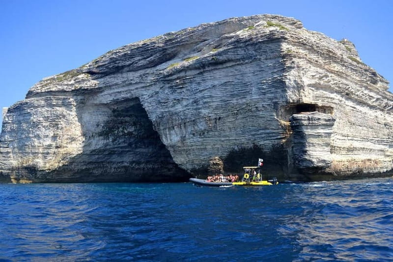 Porto-Vecchio : Boat Trip to Lavezzi, Caves & Bonifacio - Piantarella Bay: coffee and canistrelli in the shallow water