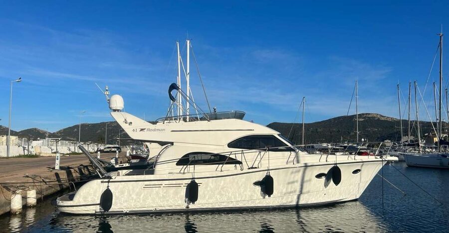 Private Boat Coastline Day Trip - Meet DIANA: The Boat Layout That Makes the Day Feel Effortless