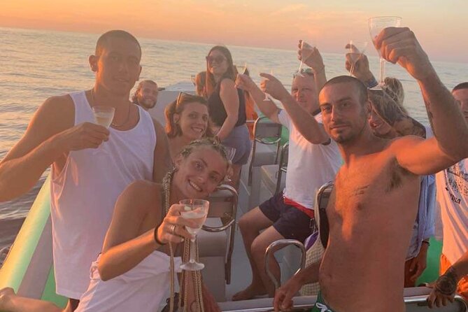 Sunset aperitif on the water - Captain Gilbert and the aperitif: local wine, regional products, and the mood