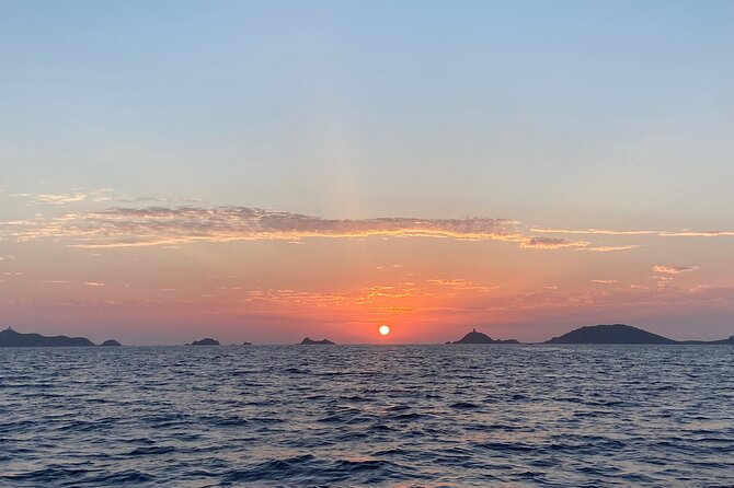 Sunset boat cruise with Aperitif at the Sanguinary Islands - Swimming in the Gulf, What You Should Expect
