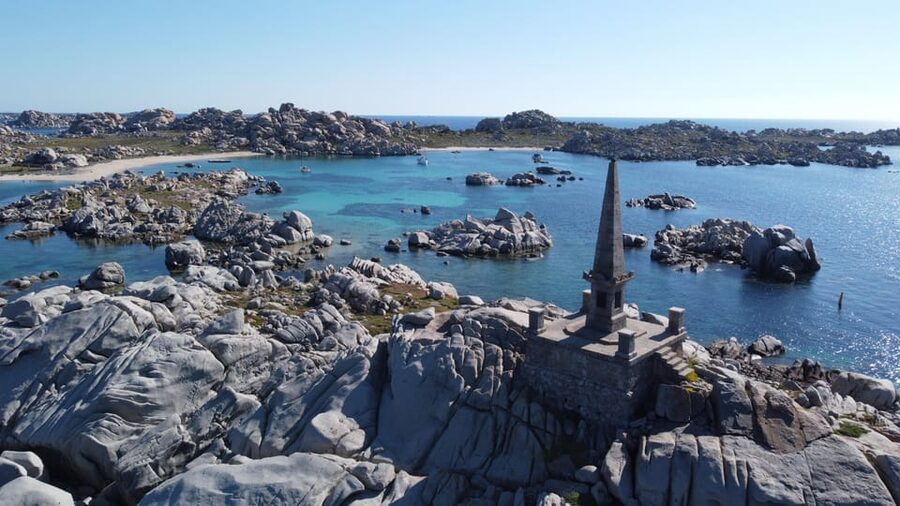 Yacht catamaran trip to the Lavezzi Islands - Weather-dependent routing to Lavezzi or Cavallo