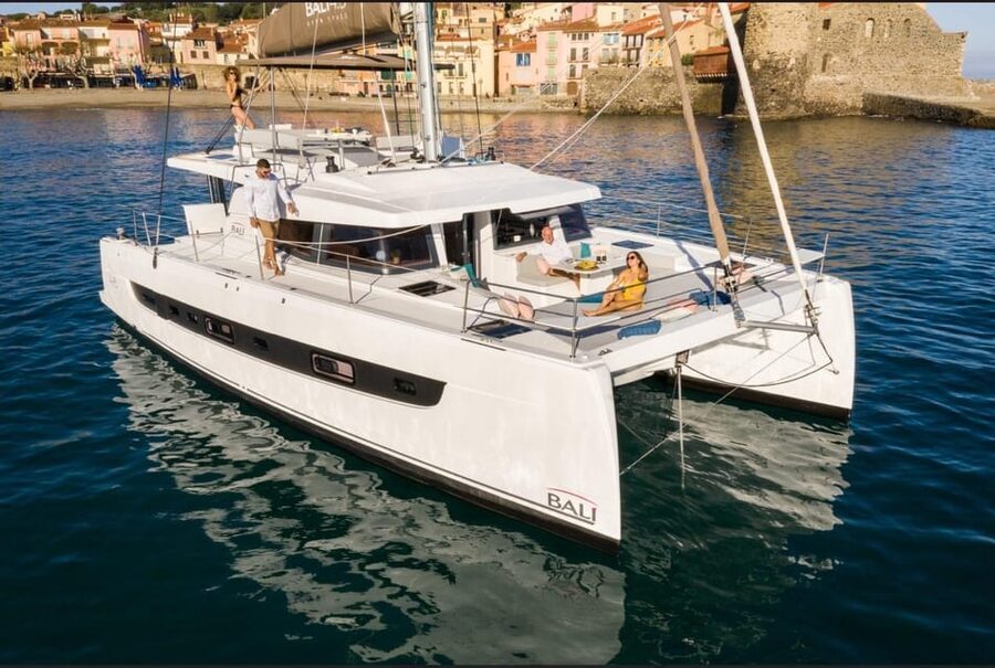 Yacht catamaran trip to the Lavezzi Islands - FAQ